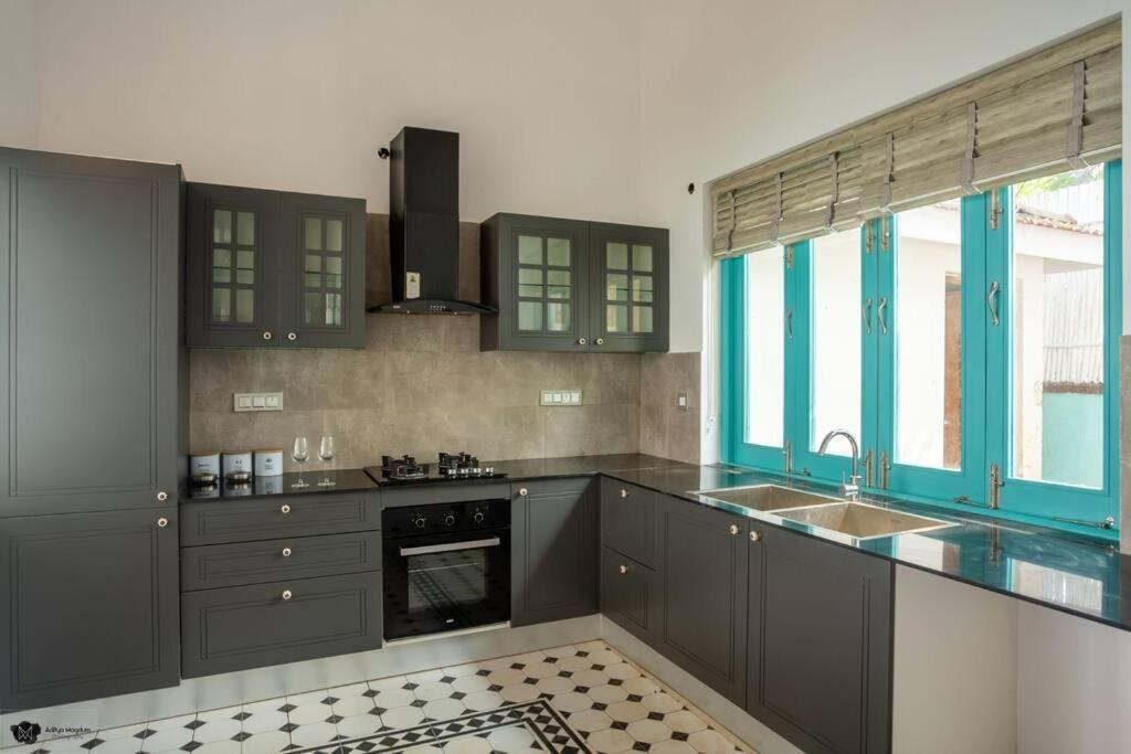 White Banyan Beach Villa, Candolim By The Acacia Villas Ngoại thất bức ảnh